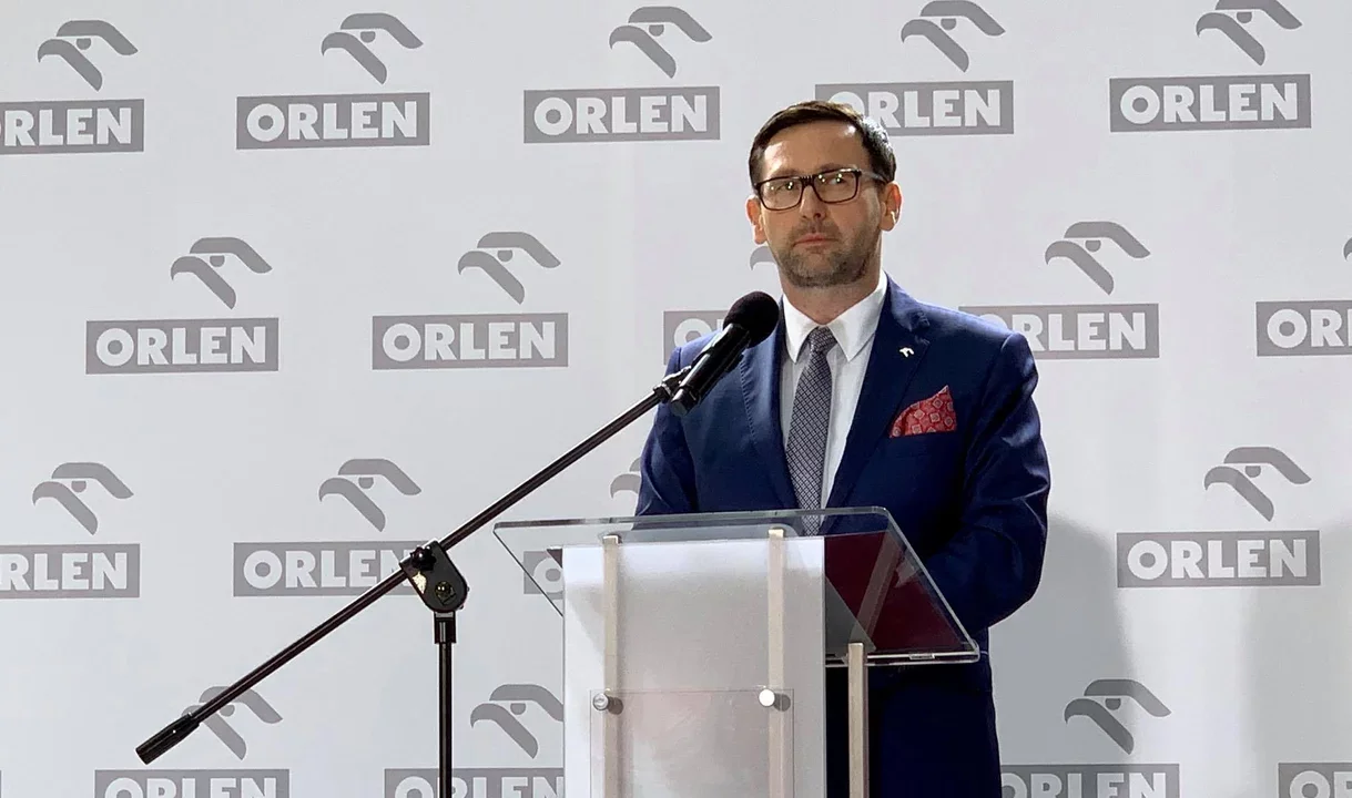 Daniel Obajtek nie został wpuszczony do protestującej załogi IKS "Solino". Przepychanki z prezesem [WIDEO]