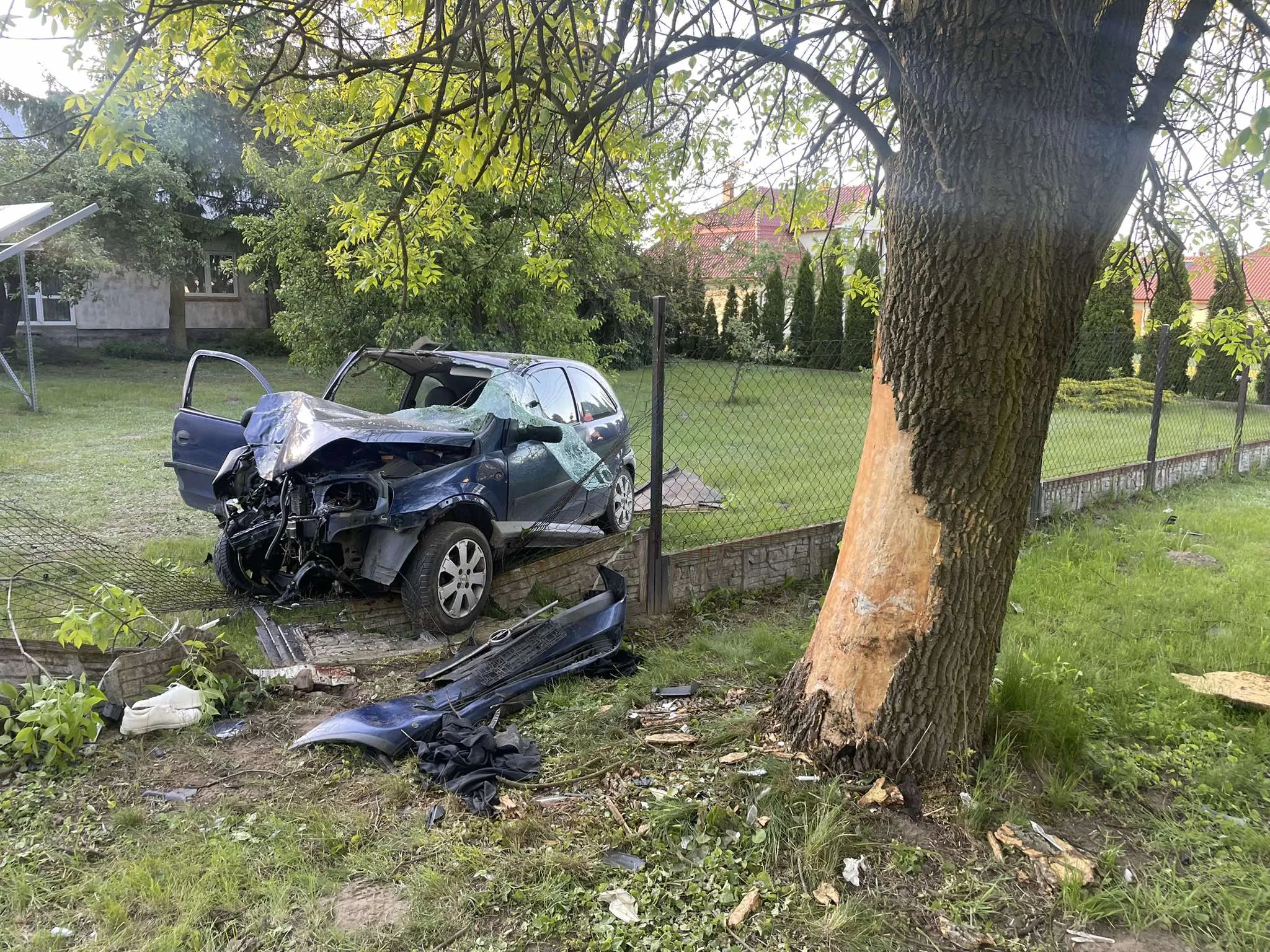 Wypadek niedaleko Płocka, lądował śmigłowiec LPR. Droga jest zablokowana