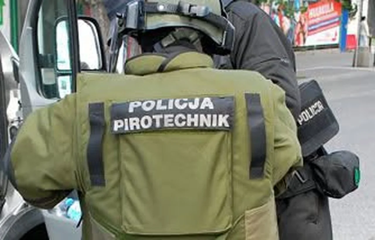 Mężczyzna zagroził użyciem materiałów wybuchowych w jednym z bloków na Mazowszu