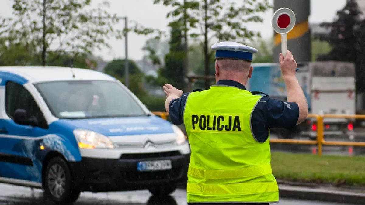 Prędkość zabija na drogach, ale do niektórych kierowców to nie trafia. Tylko w czerwcu prawo jazdy straciło 9 osób