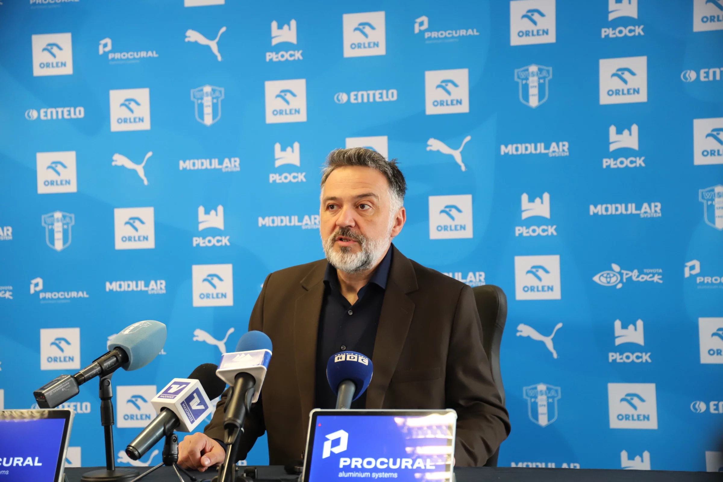 Waży się posada Xaviego Sabate. Prezes Stanowski: rozważane są różne scenariusze