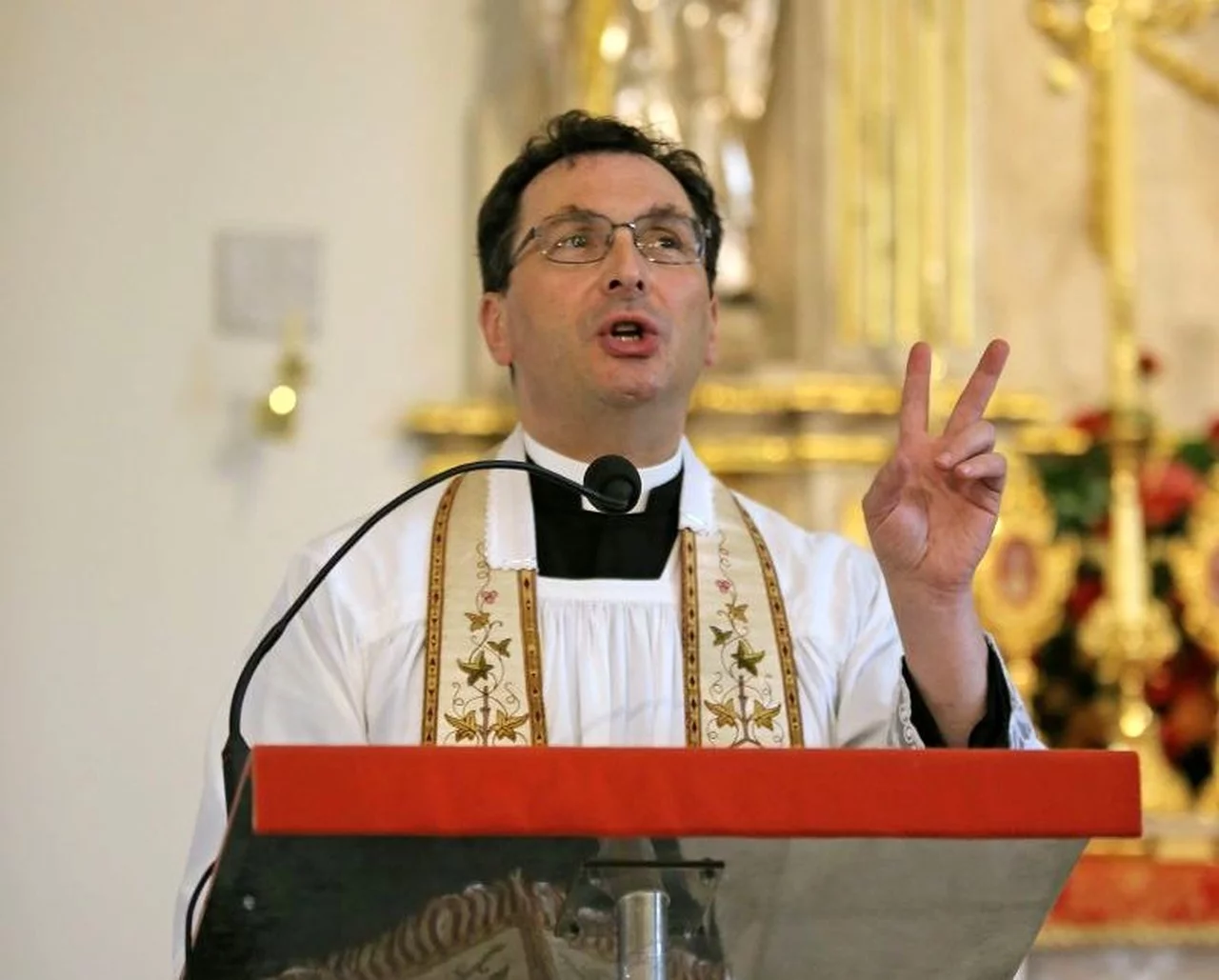 Puste kościoły, skandale obyczajowe, świątynie zamieniane na dyskoteki. Bractwo Kapłańskie ma na to receptę, zdradzi ją w Płocku