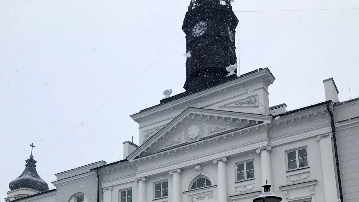 Ratusz nie może obsadzić ważnego stanowiska. Sprawdziliśmy, ile płaci