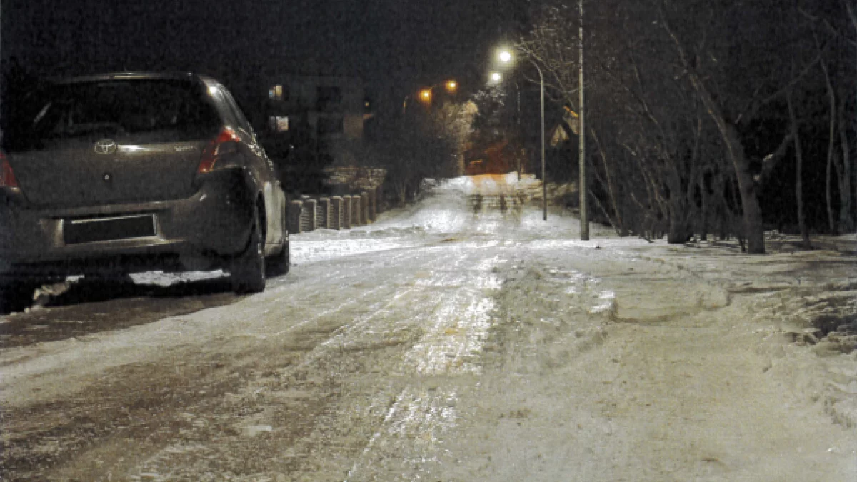 Potężna ślizgawica na drogach, płocczanie "utknęli" w domach. Jest skarga na MZD
