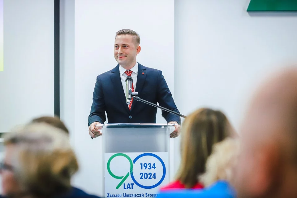 Szturm na ZUS po „stażowe”. Dyrektor z Płocka: to nie podniesie emerytury [ROZMOWA]