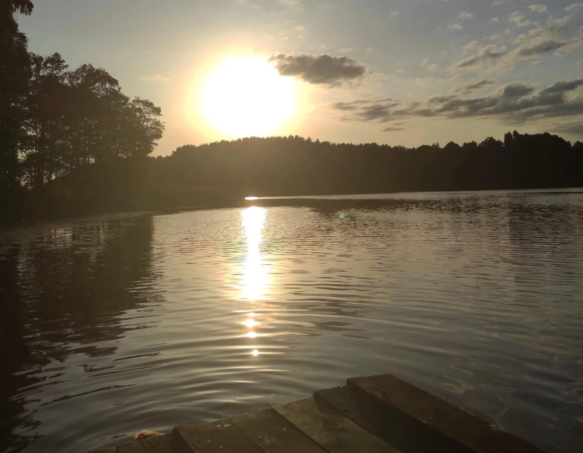 Nadchodzi upalny długi weekend. Oto TOP 5 miejsc na wypoczynek nad Wodą na Mazowszu