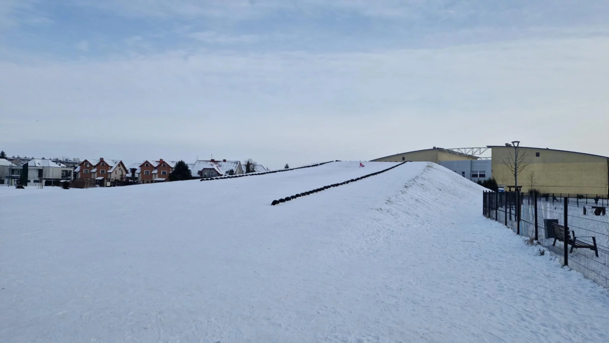 To może być ostatnia okazja, by skorzystać z tej atrakcji. Sprawdź najlepsze miejsca na sanki w Płocku