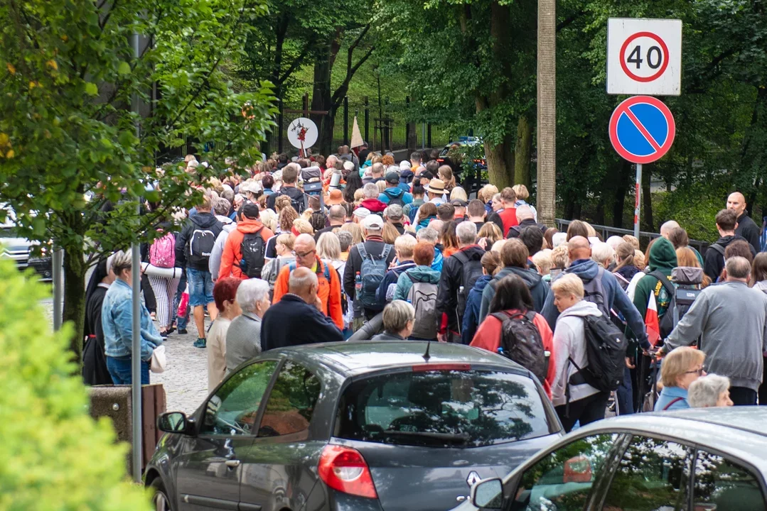 Wierni wyjdą na ulice. Uwaga, będą utrudnienia!