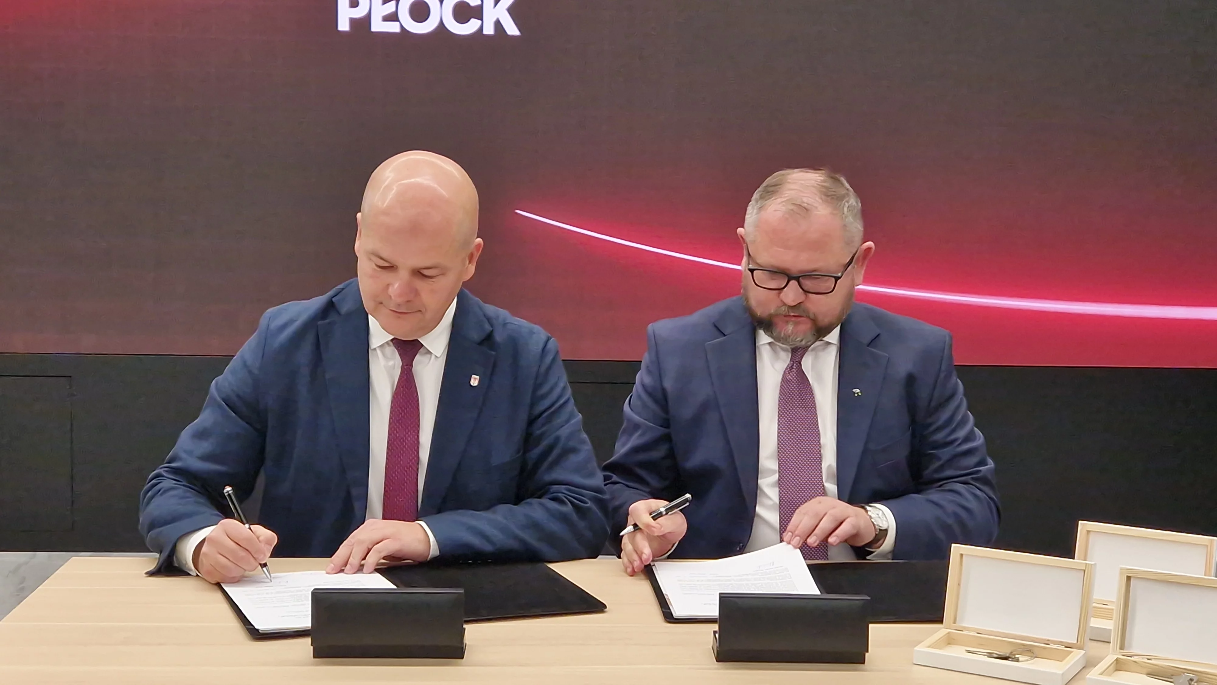 Orlen przekazał miastu trzy mieszkania. Pomogą młodzieży opuszczającej pieczę zastępczą [WIDEO]