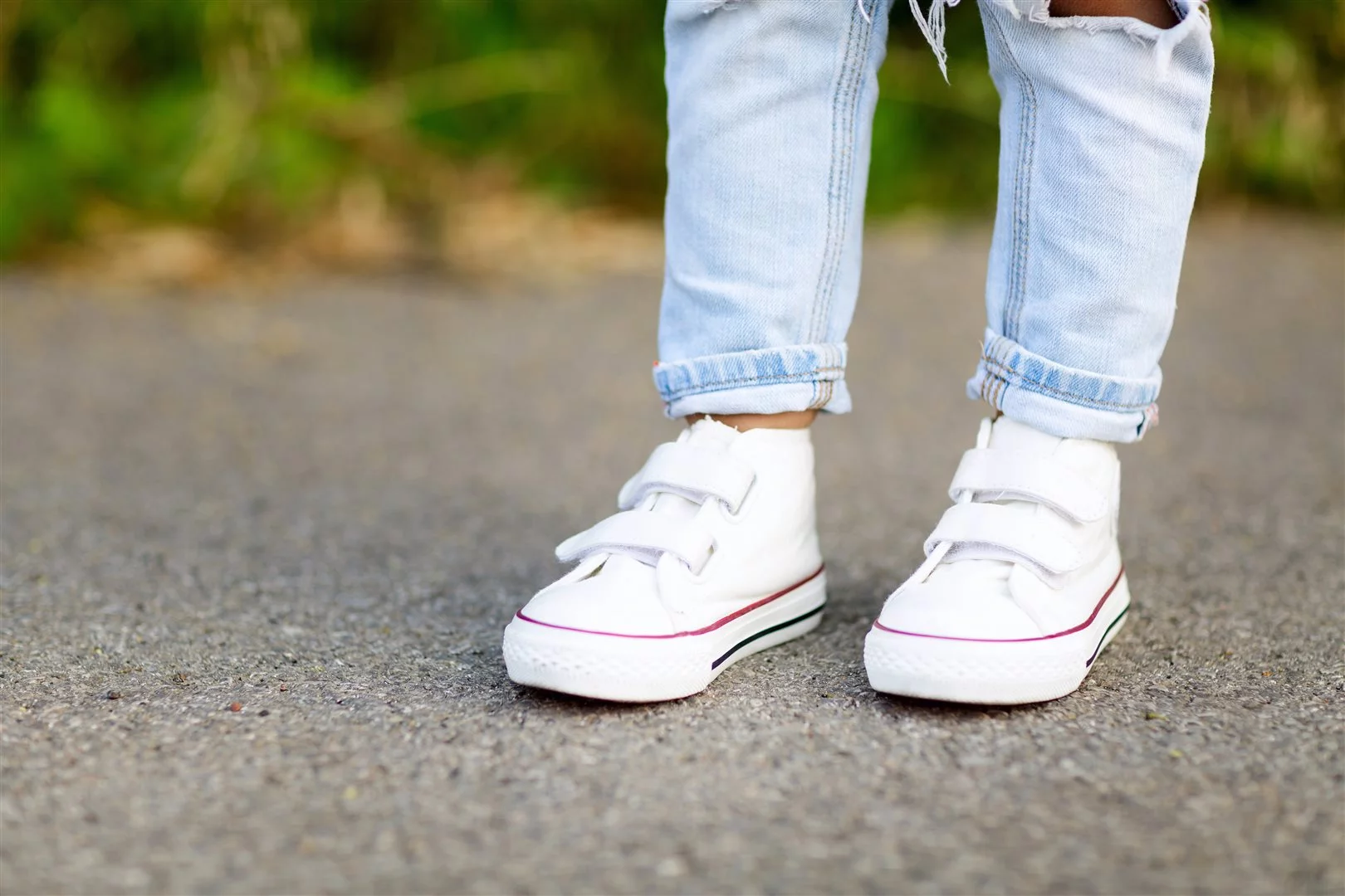 Samodzielność od małego – dlaczego dziecięce buty na rzepy to najlepszy wybór