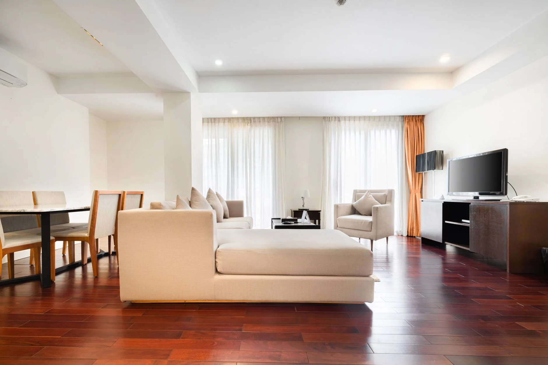 Apartamenty wakacyjne - czemu warto w nie inwestować?