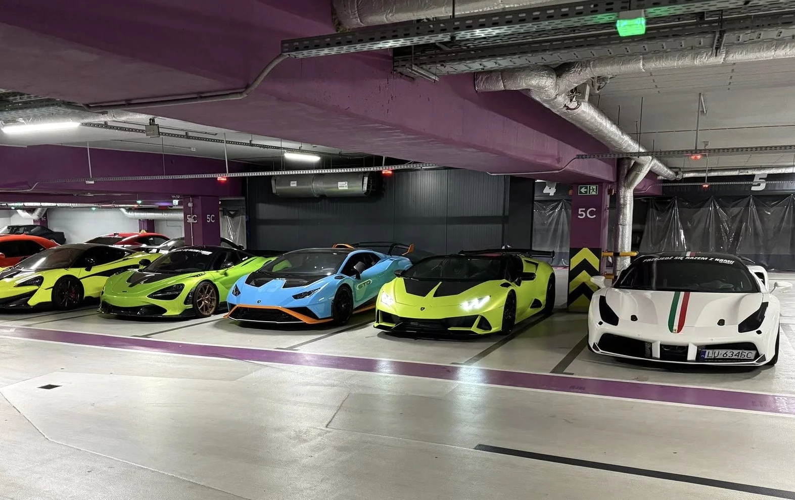 Lamborghini o mocy 900 „koni”, Ferrari, a może McLaren? W niedzielę w Płocku możesz się przejechać autem marzeń