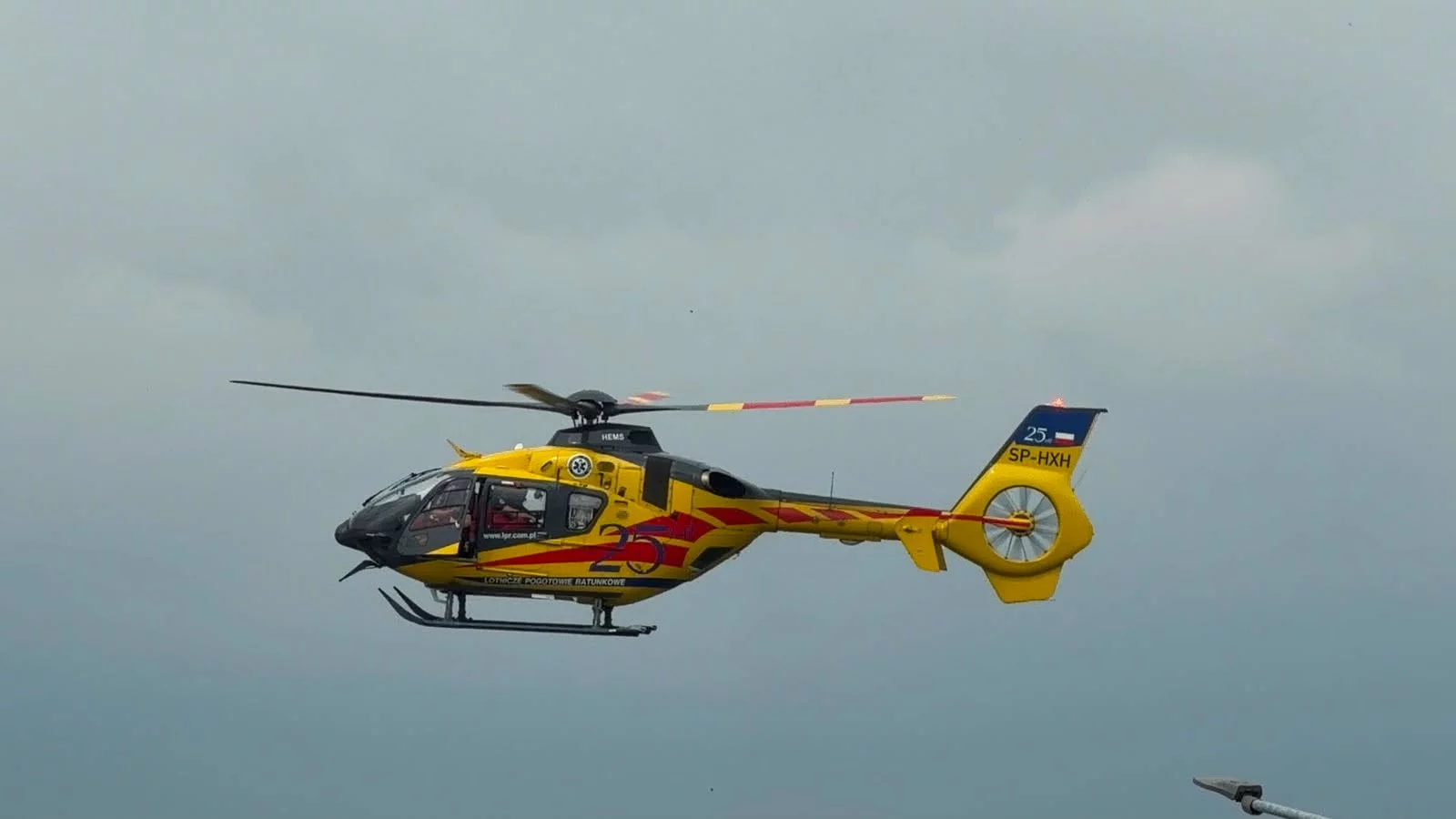 Fatalne zdarzenie w powiecie płockim. Dwa śmigłowce ruszyły na pomoc, wśród rannych dzieci