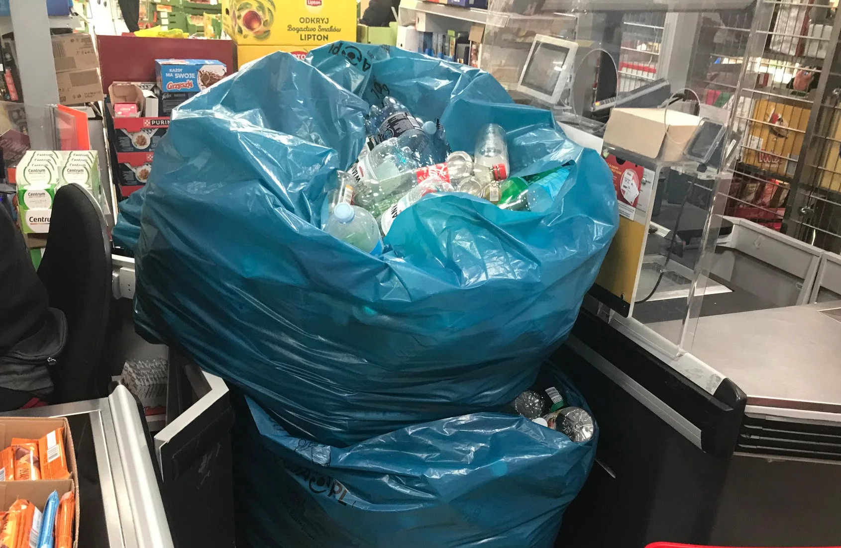 Butelki zwracane do kaucjomatu muszą być idealne. Dlaczego?