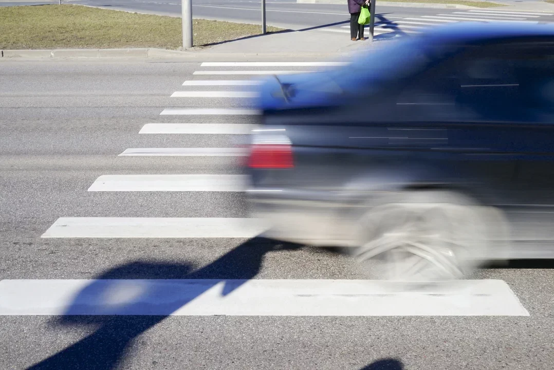 Jadą 145 km/h na odcinkowym pomiarze i nie dostają mandatu. Oto dlaczego