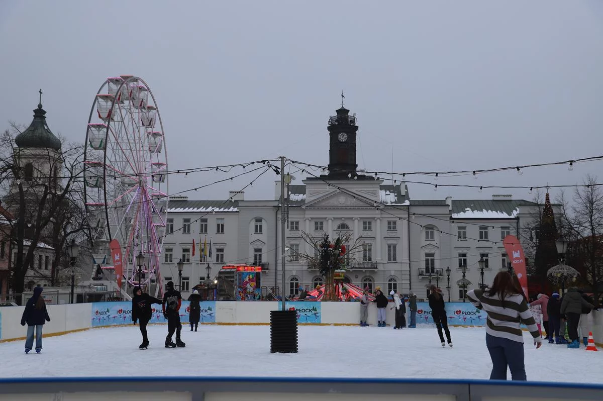 Płockie lodowisko już gotowe! Ile zapłacimy w tym roku?
