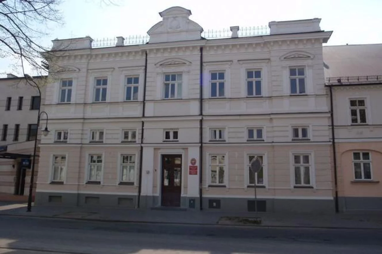 Hotel Warszawski, dawna perła Płocka, wystawiony na sprzedaż