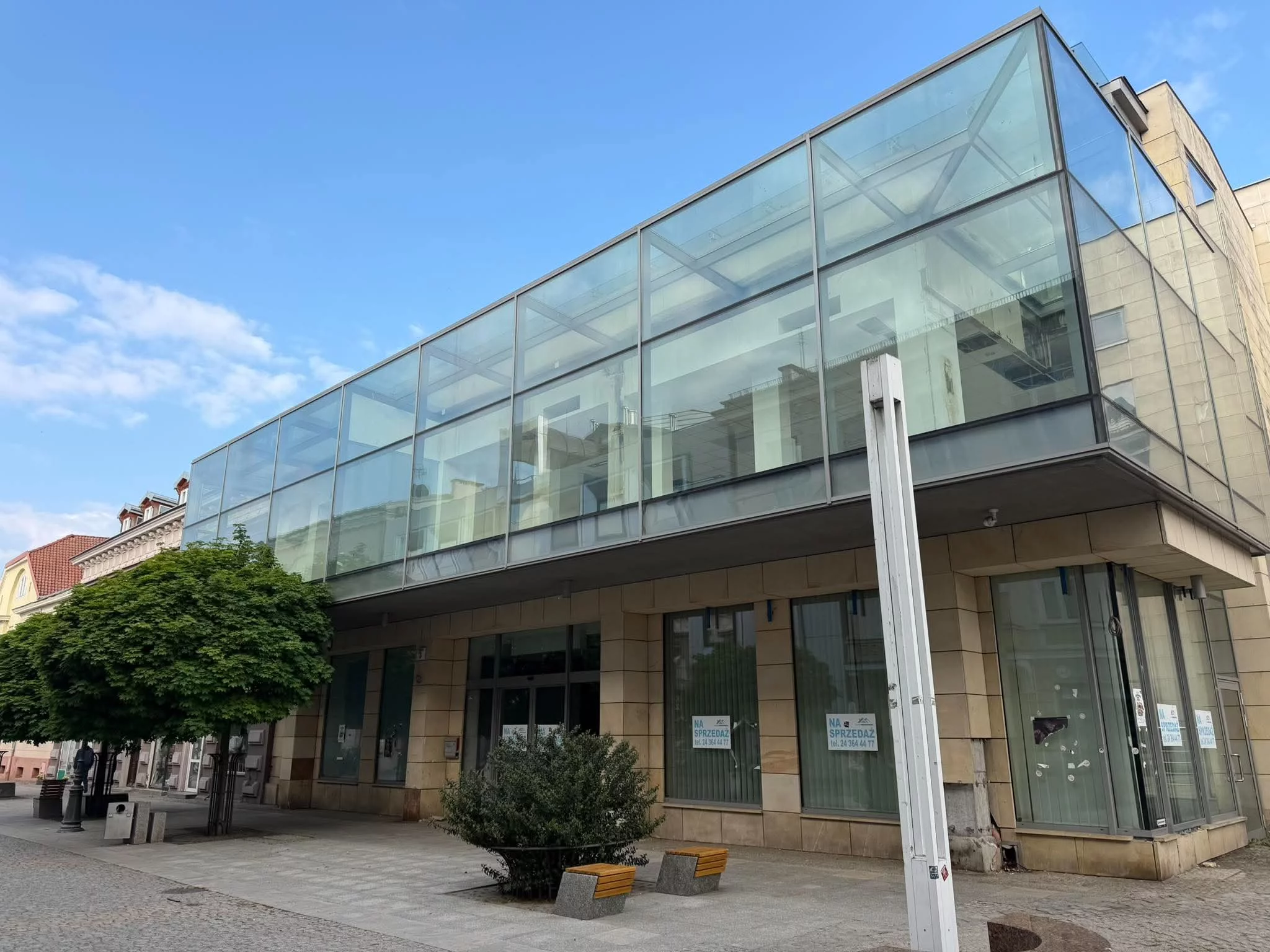 Miasto chce kupić nieruchomości w centrum miasta, m.in. dawny budynek "Hortexu"