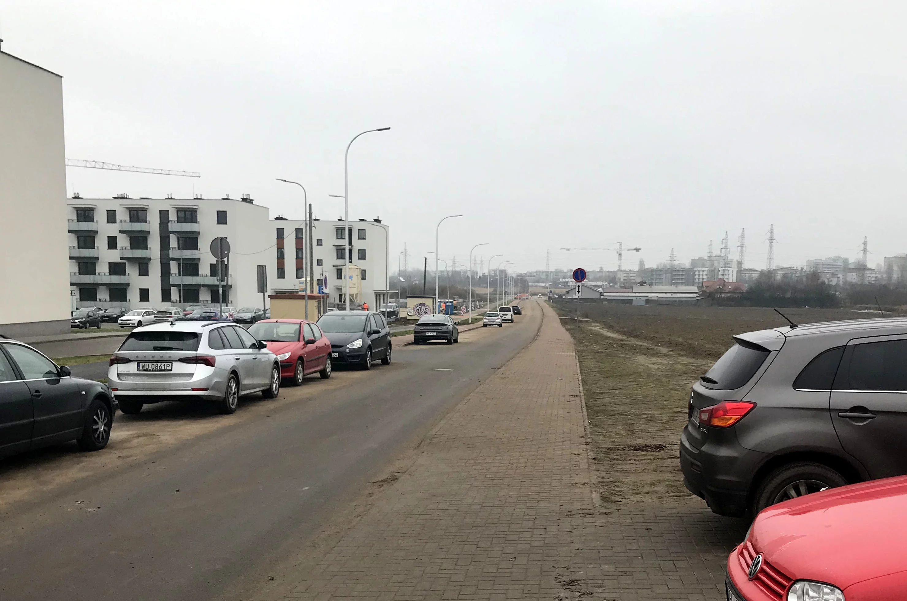 Rewolucyjny pomysł w Płocku. Zamienią chodnik na parking? Jedni w szoku, inni zachwyceni