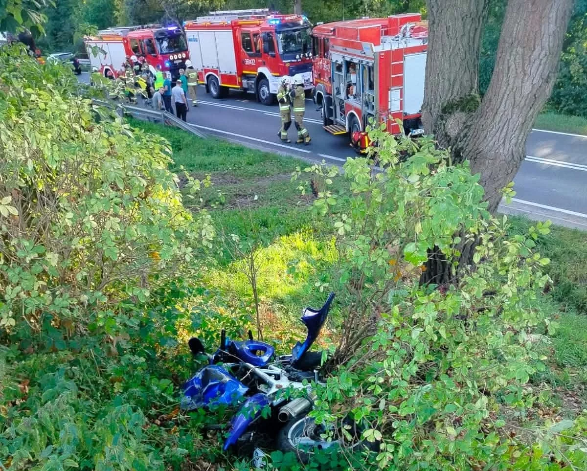 Zderzenie auta z motocyklem w powiecie płockim. Śmigłowiec LPR w akcji