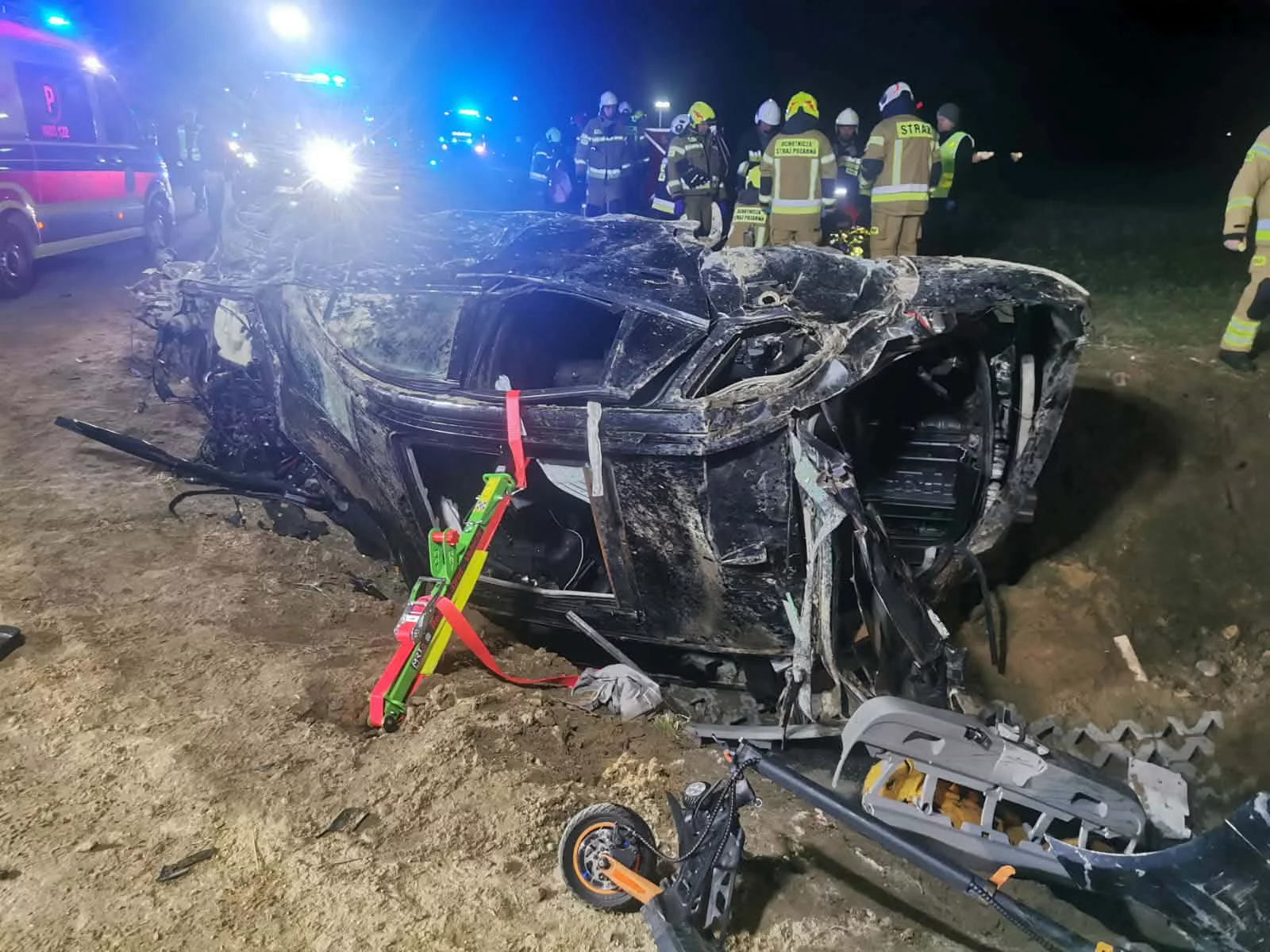 Tragiczny wypadek na Mazowszu. 14-latka nie żyje, dwie młode osoby w stanie krytycznym. Prokuratura prowadzi śledztwo