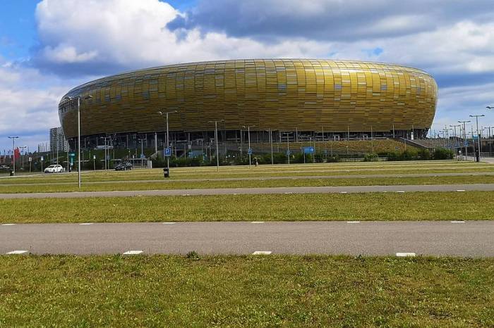 Parking przed stadionem Gdańsk