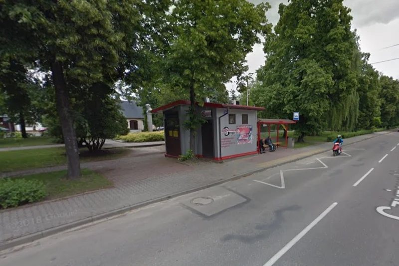 Obrazek do pytania - Na początek coś łatwego. Gdzie stała budka, w której można było znaleźć najlepsze zapiekanki mieście?