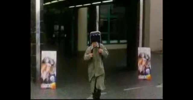 Obrazek do pytania - W jakim filmie z ust Cezarego Pazury padł słynny tekst o Łodzi?