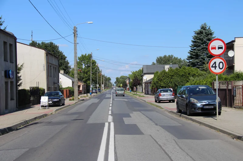 Obrazek do pytania - Jak się nazywa widoczna na zdjęciu ulica?