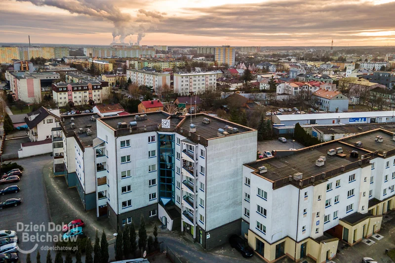 Obrazek do pytania - Ten budynek zapada w pamięć przez charakterystyczny zegar. Czy pamiętasz gdzie się znajduje?