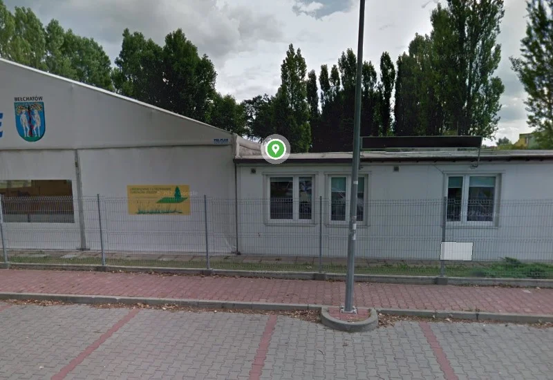 Obrazek do pytania - Zacznijmy od czegoś prostego. Ten budynek niedawno przeszedł modernizację i wygląda zupełnie inaczej. Jakie miejsce widać na zdjęciu?