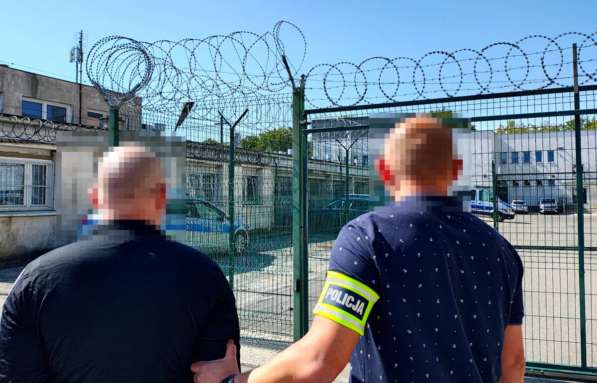Wulgarne napisy i przebite opony. Piotrkowianin wpadł przez charakterystyczny plecak