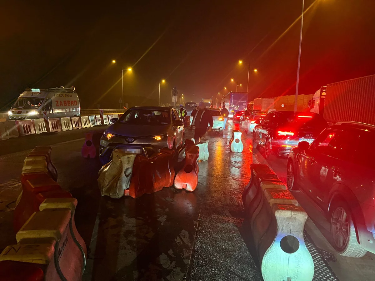 Wypadek na S8 pod Piotrkowem. Uszkodzone trzy pojazdy