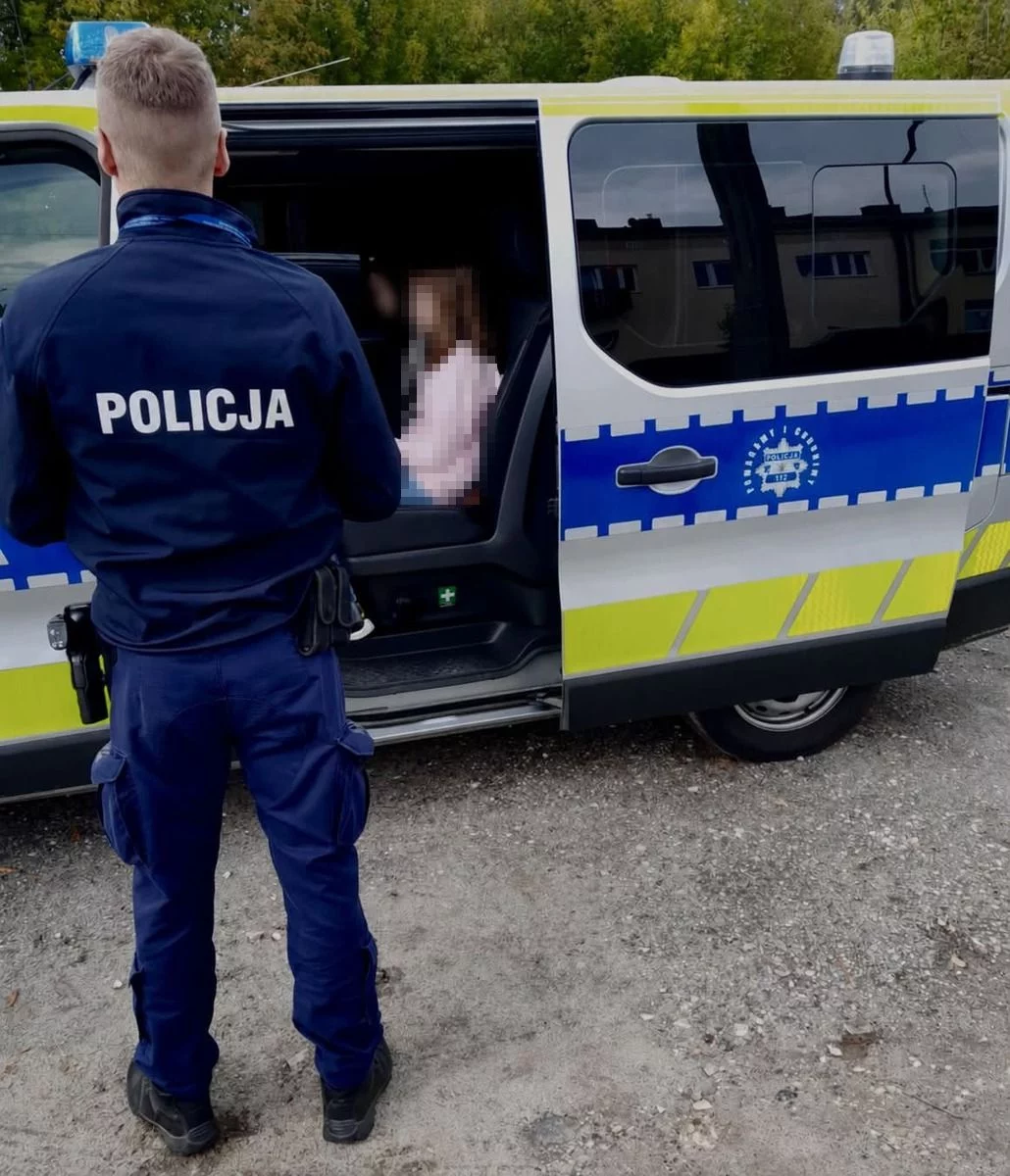 Chciały zrobić „ciekawe zdjęcia”. 11- i 13-latkę prawie przejechał pociąg