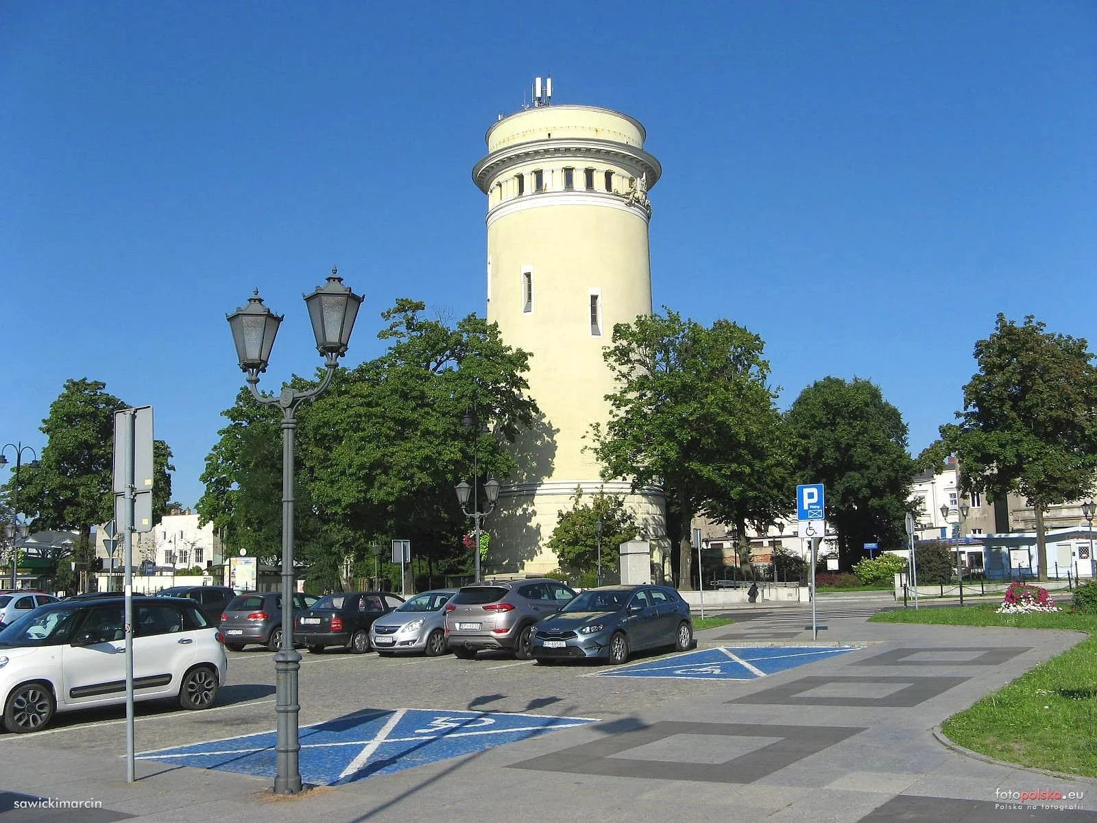 Od stu lat jest obecna w panoramie Piotrkowa. To charakterystyczny punkt w mieście [ZDJĘCIA]