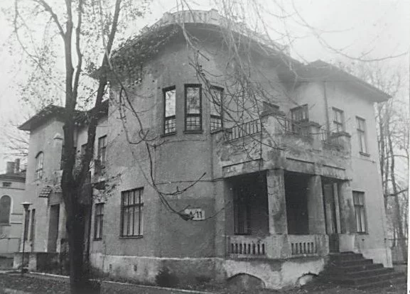 Secesyjna willa powstała dla fabrykantów. Tak mieszkali w Woli Krzysztoporskiej [ZDJĘCIA]