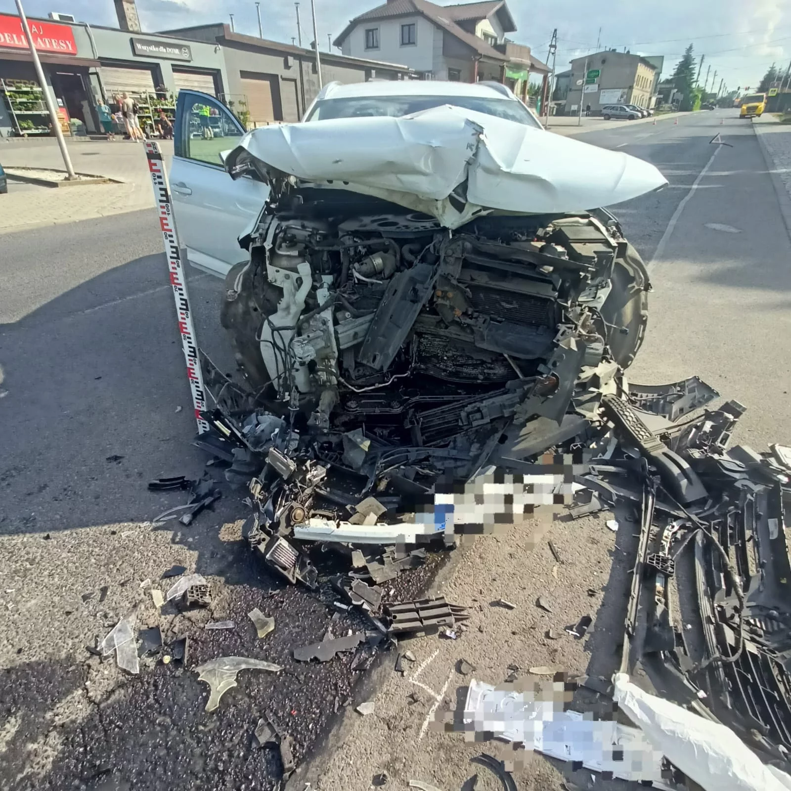 Wypadek w powiecie piotrkowskim. Czołówka dwóch aut, są ranni [ZDJĘCIA]