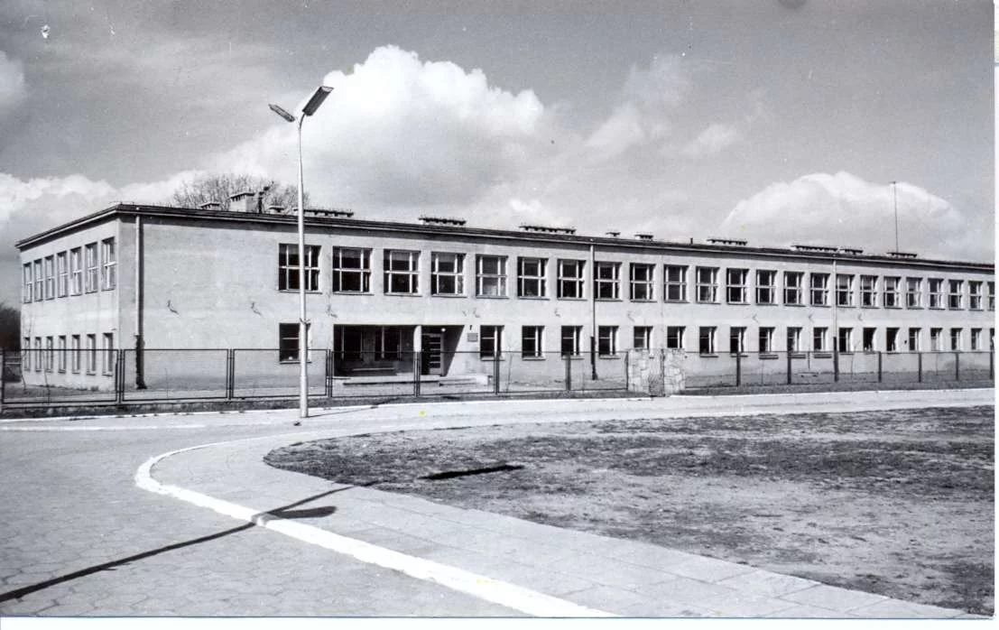 Zwana była dawniej szkołą górniczą. Zespół szkół powstał przy zakładach "Pioma" [ZDJĘCIA]