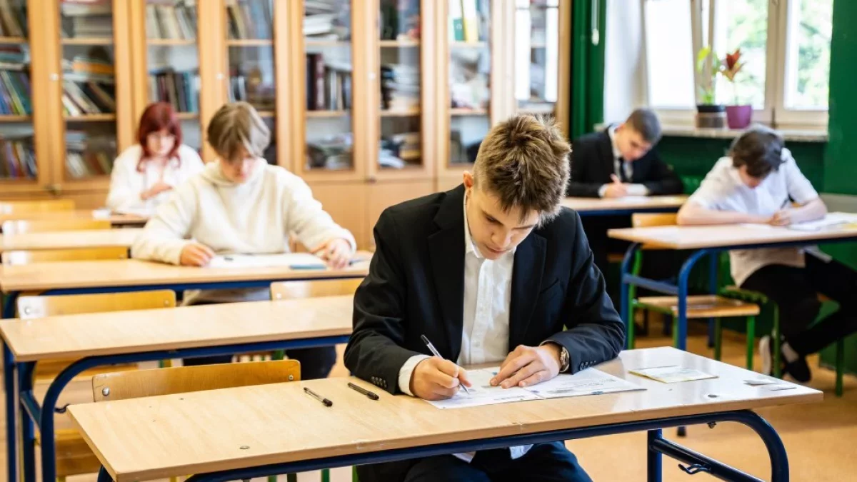 Oto wyniki egzaminu ósmoklasisty w Piotrkowie i powiecie. Gdzie poszło najlepiej, a gdzie najgorzej?