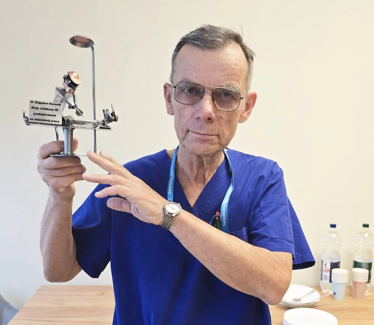 Z pacjentami pracuje od 50 lat. Można go "spotkać" w szpitalu w Piotrkowie