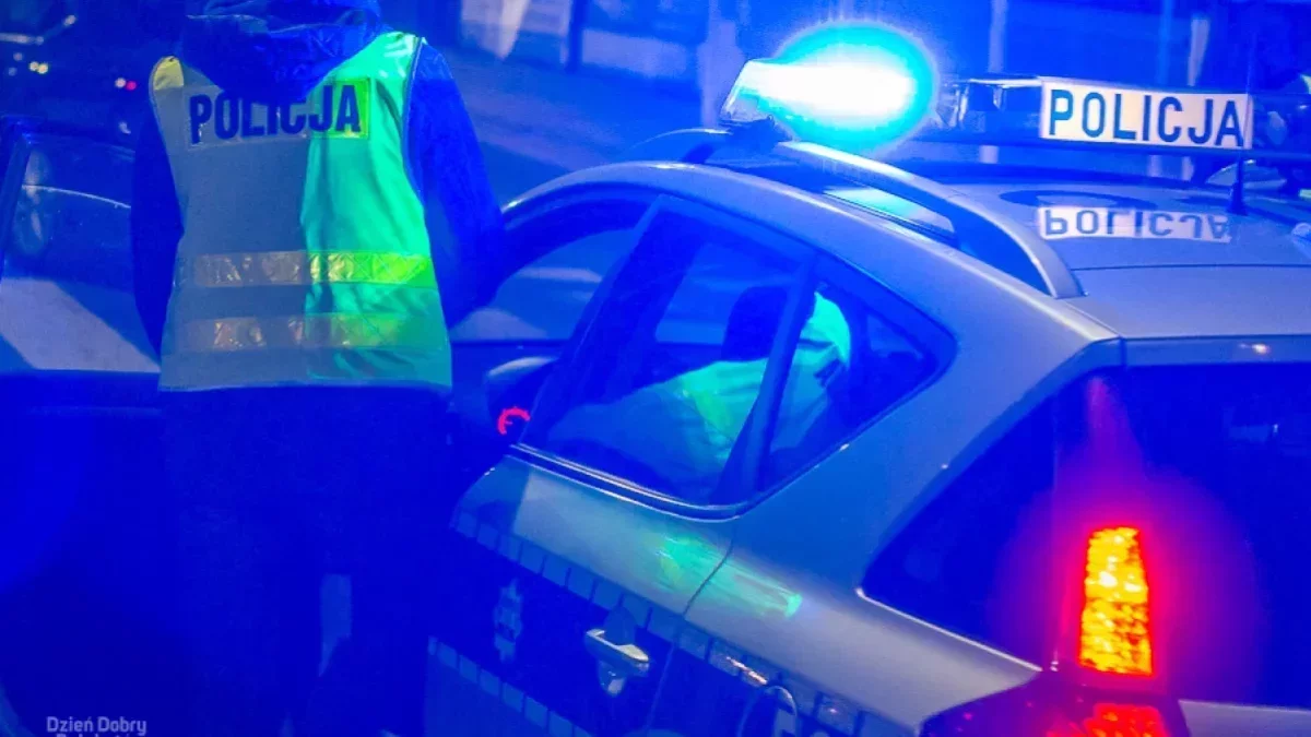 Interwencja służb w Piotrkowie. Mężczyzna był pijany, a to nie koniec...