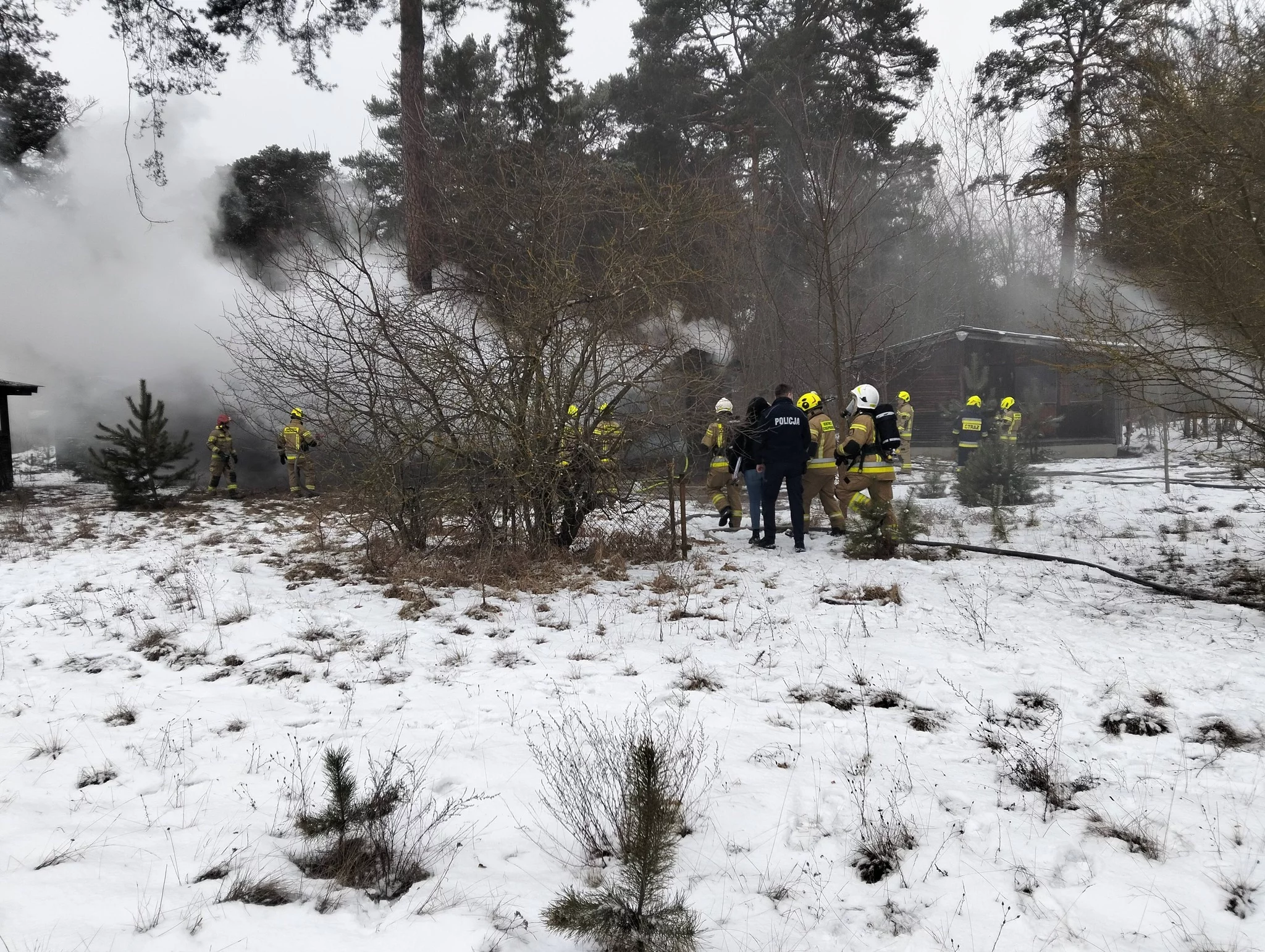 Pożar domków w Sulejowie. Na miejscu trwa akcja gaśnicza