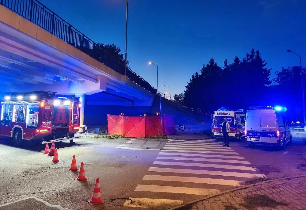 Wszystko stało się nagle, kobieta nie przeżyła. Dramat pod wiaduktem w regionie