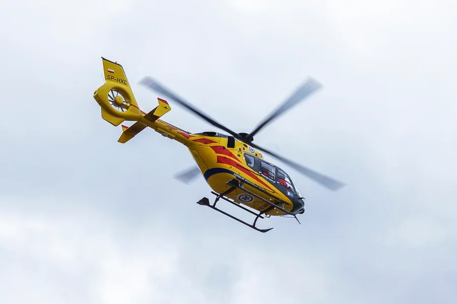 36-latek zabrany do szpitala LPR. Śmigłowiec musiał lądować w Piotrkowie