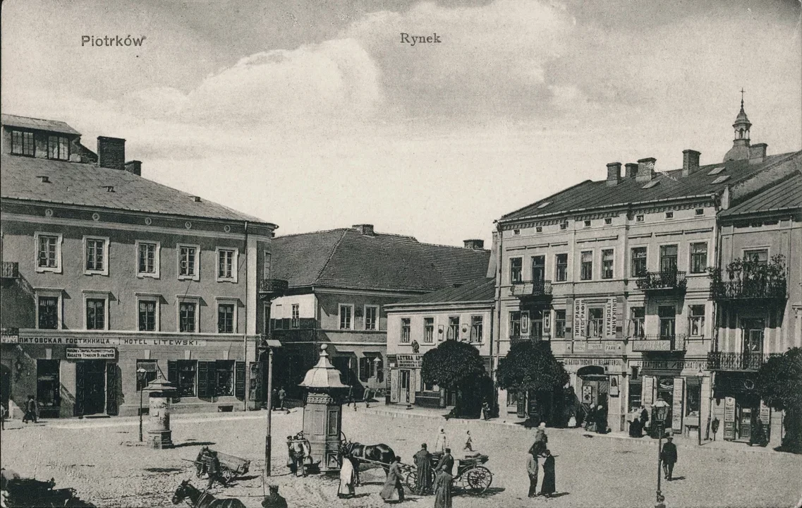 Piotrkowski regionalista prowadził aptekę. To jemu Piotrkowianie zawdzięczają muzeum i bibliotekę [ZDJĘCIA]