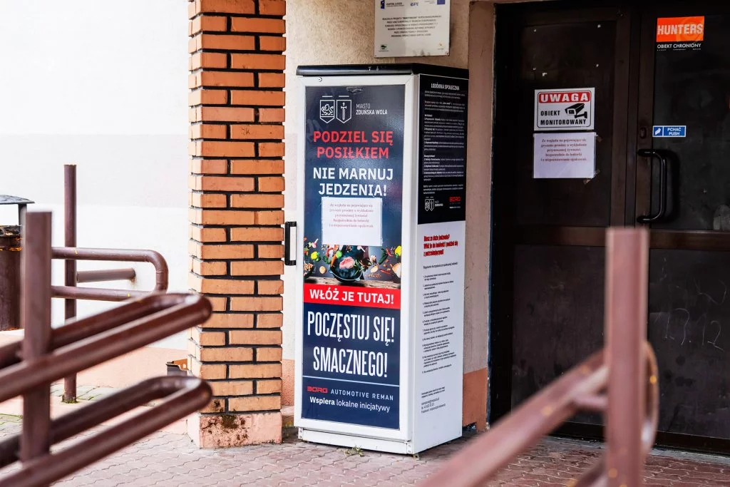 Co zrobić z jedzeniem po świętach? Lista, gdzie działają społeczne lodówki z Łódzkiem