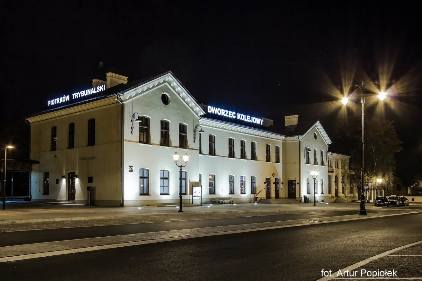 Piotrkowski dworzec i jego historia. Kolej zmieniła miasto [ZDJĘCIA]