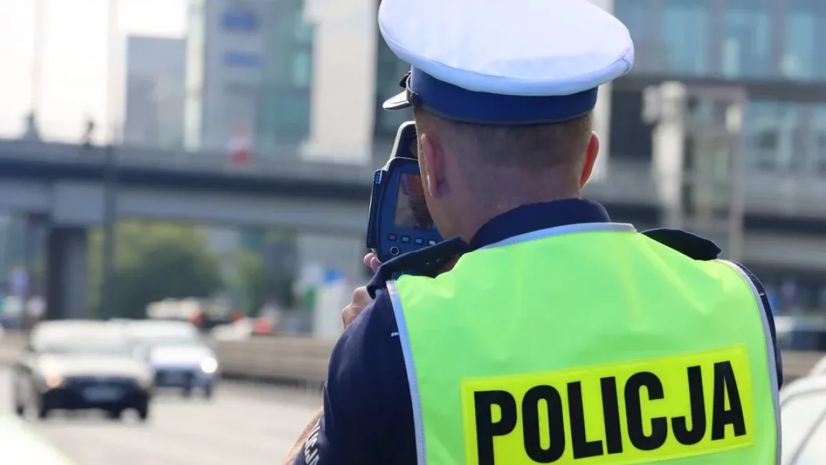 Przekroczył prędkość dwukrotnie. W Piotrkowie posypały się mandaty