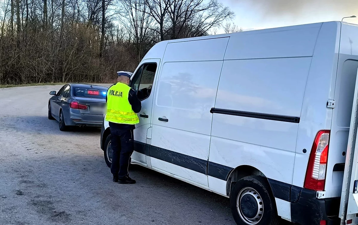 Akcja policji w Piotrkowie. Zatrzymali kurierów