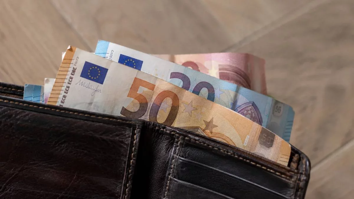 Wszystkie banknoty euro zostaną wymienione. Co z pieniędzmi, które mamy w portfelach?
